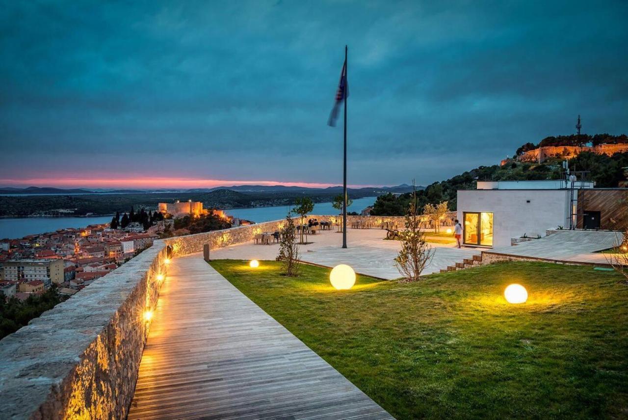 Urban Lights Hideaway - City Center Šibenik Buitenkant foto