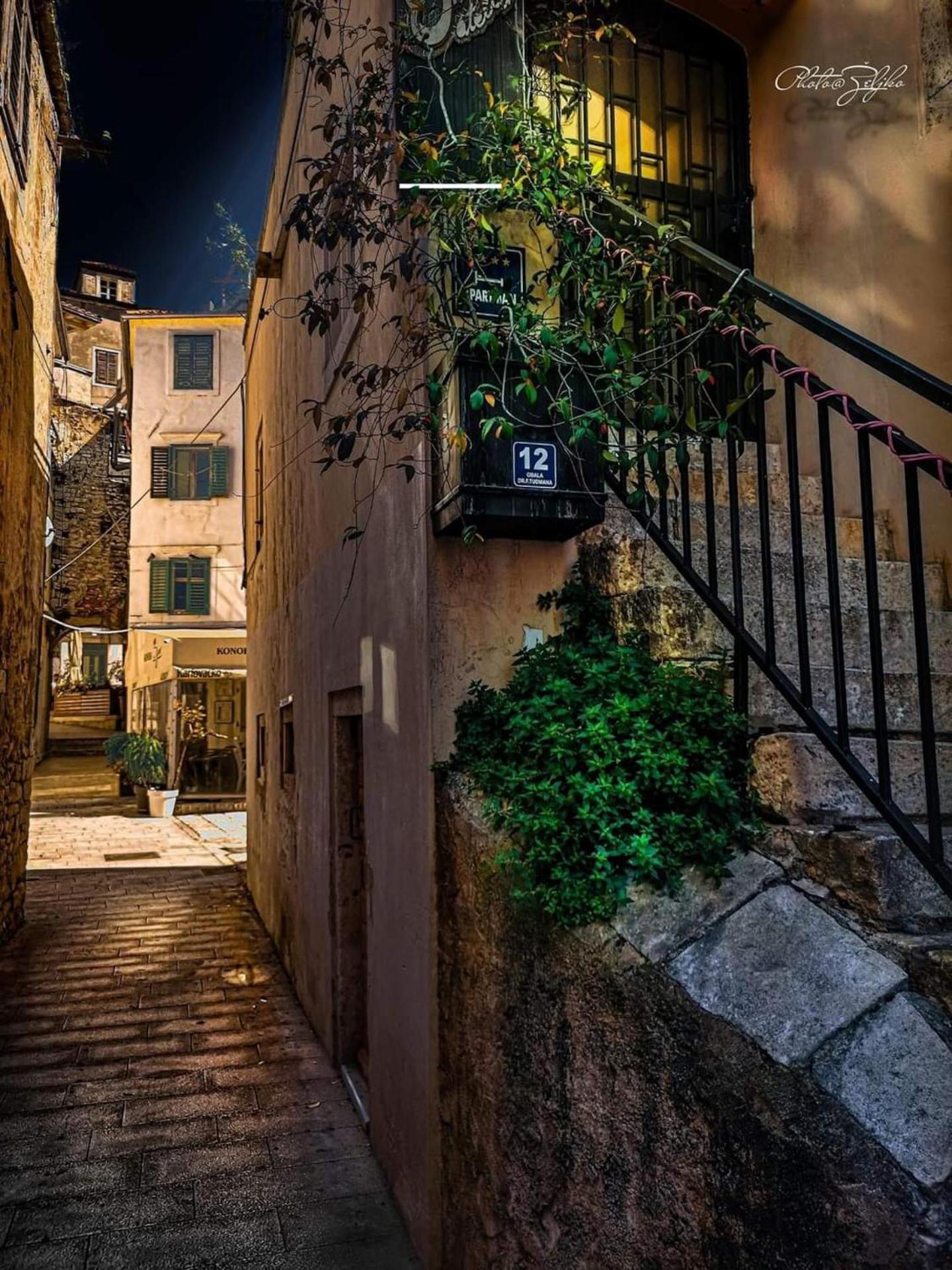 Urban Lights Hideaway - City Center Šibenik Buitenkant foto