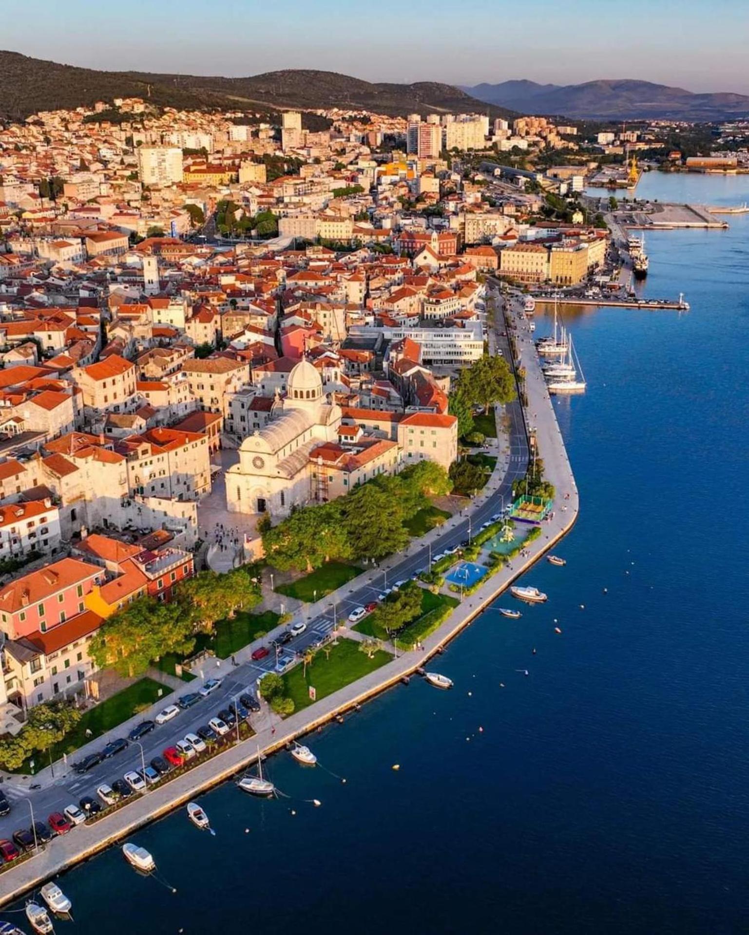 Urban Lights Hideaway - City Center Šibenik Buitenkant foto